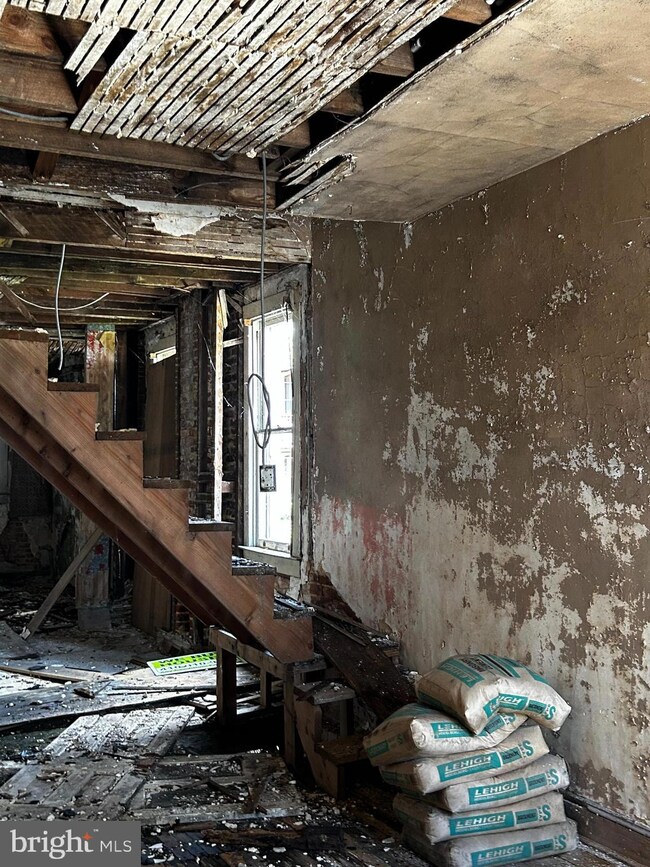 1020 Mckean Ave, Baltimore, MD 21217 - photo 4