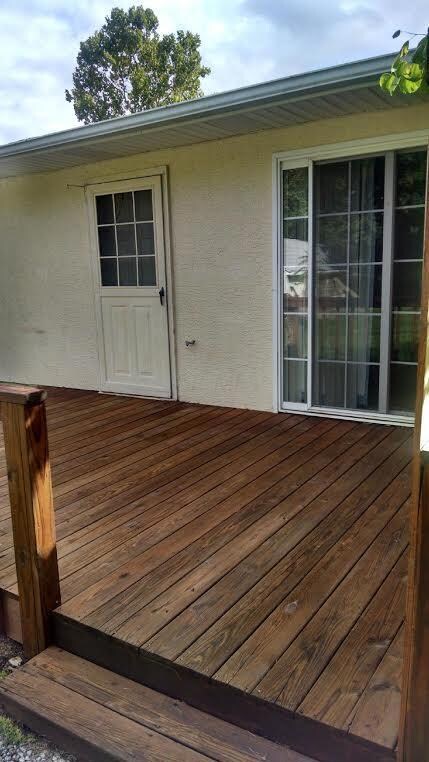 586 W Columbus St., deck 3