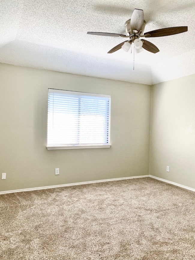 2610 Isbella Dr, Grand Prairie, TX 75052 - photo 6