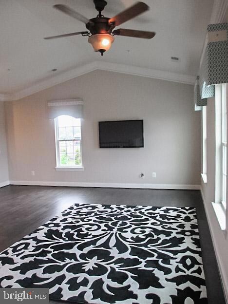 24688 Hutchinson Farm Dr, Sterling, VA 20166 - photo 5