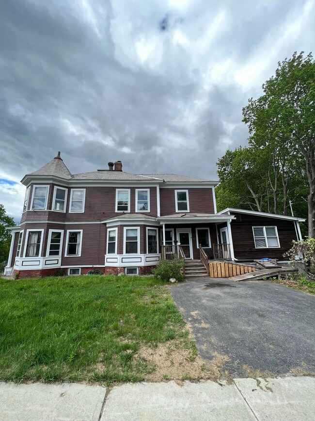 34 High St, Claremont, NH 03743 - photo 2