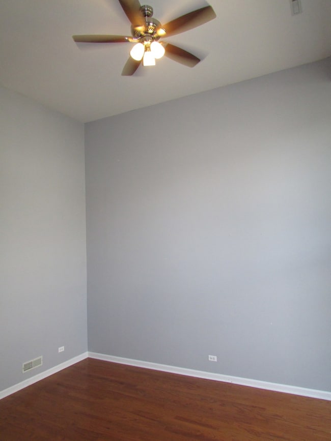 307 Hidden Creek Ln unit 324, North Aurora, IL 60542 - photo 5