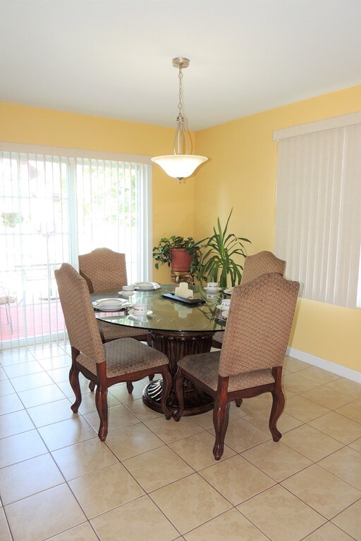 30 Benham St, Springfield, MA 01109 - photo 5