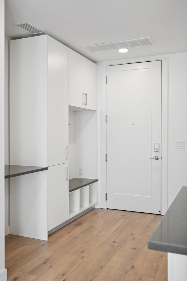 Pullman at Gulch Union unit A7 (O), Nashville, TN 37203 - photo 2