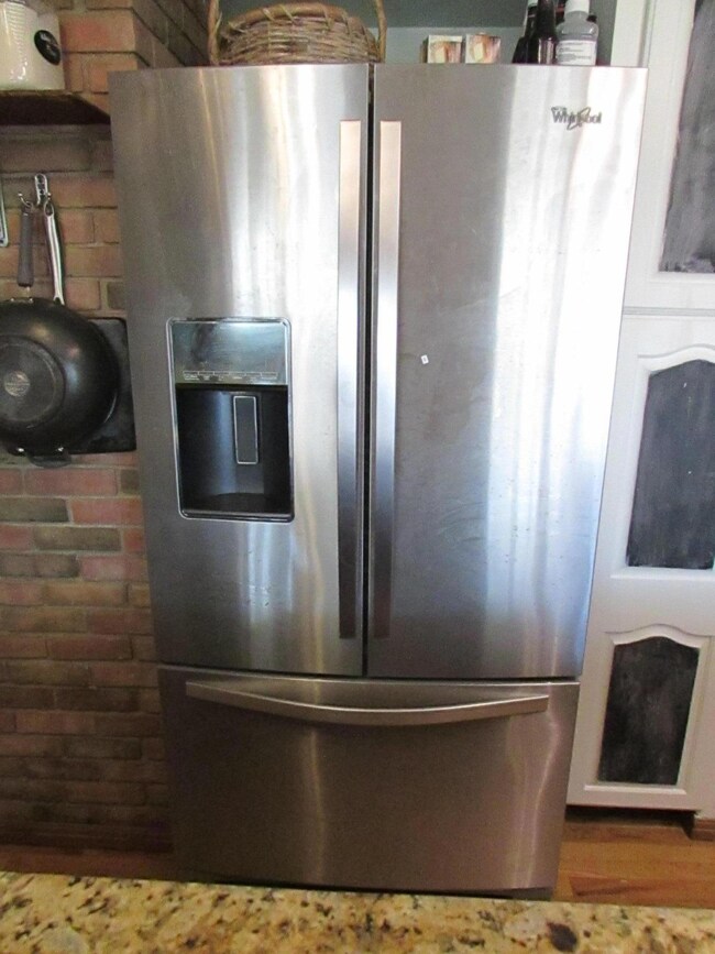 SS Refrigerator with Water and Ice