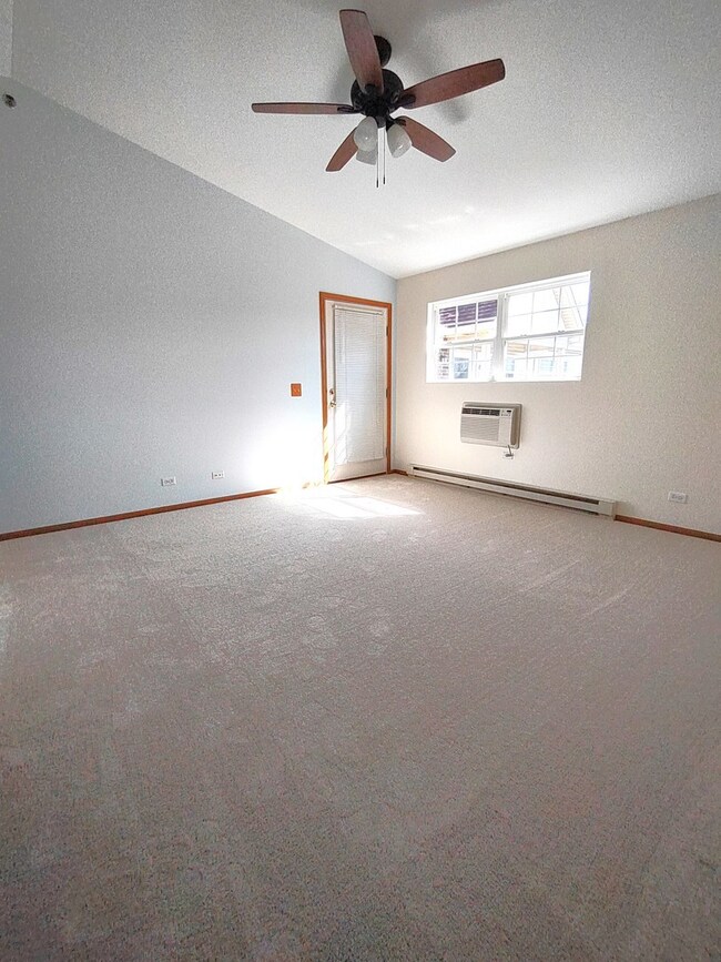 430 Cunat Blvd unit 3G, Richmond, IL 60071 - photo 4