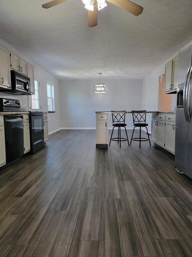 633 Pleasant Hill Dr, Harrodsburg, KY 40330 - photo 6