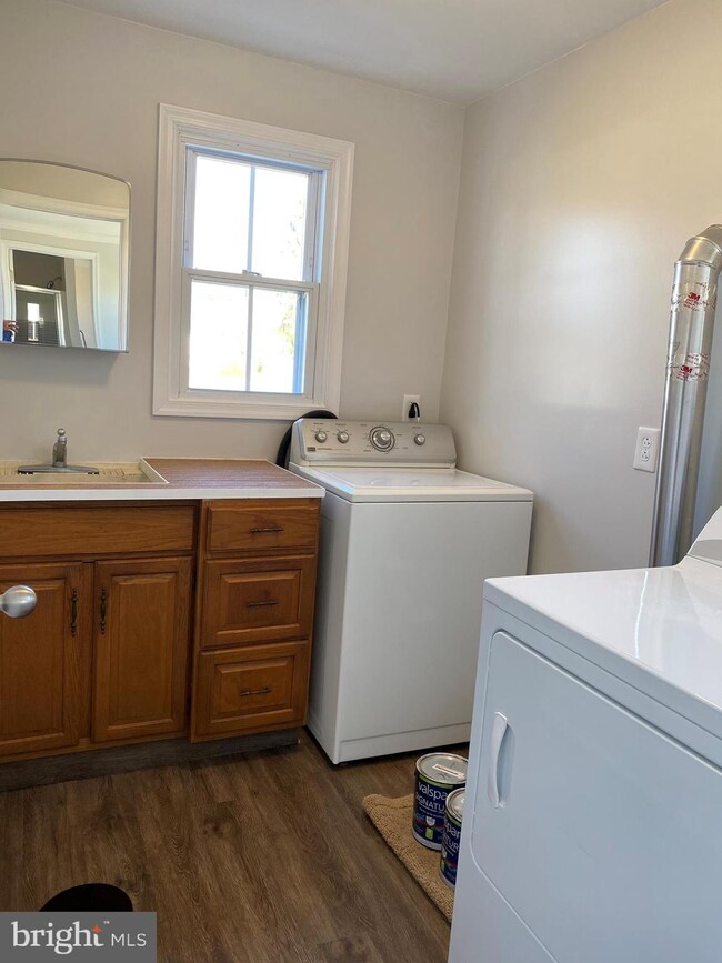 403 Palmyra Rd, Edinburg, VA 22824 - photo 4