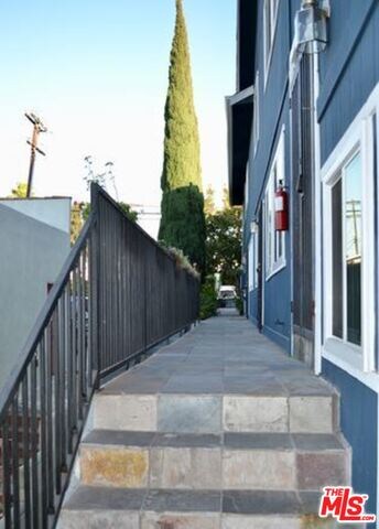 1621 Vineyard Ave unit 4, Los Angeles, CA 90019 - photo 3