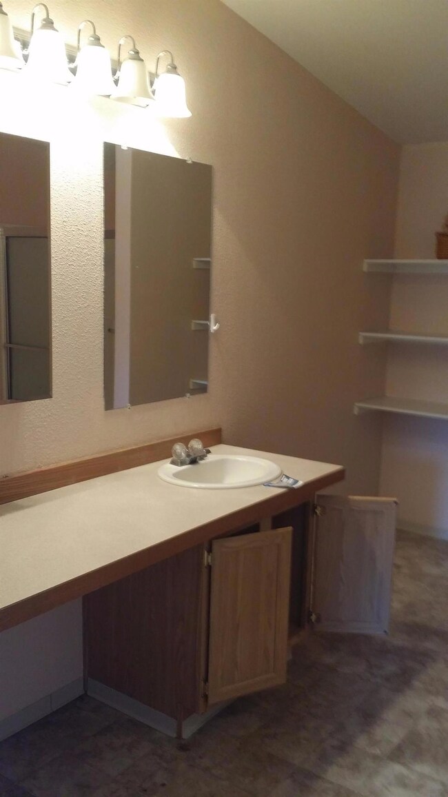 7351 Gold Ray Rd, Central Point, OR 97502 - photo 6