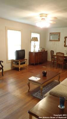 706 Everest St, San Antonio, TX 78209 - photo 2