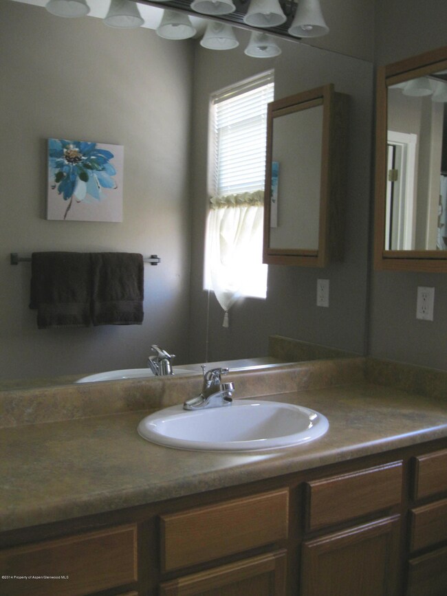 Birr Master Bath Adj