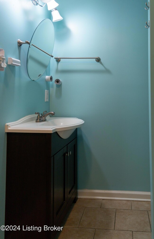 1st Floor Bathroom 3 (1 of 1)