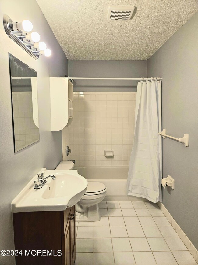 313 Schley Ave unit 13, Toms River, NJ 08755 - photo 4