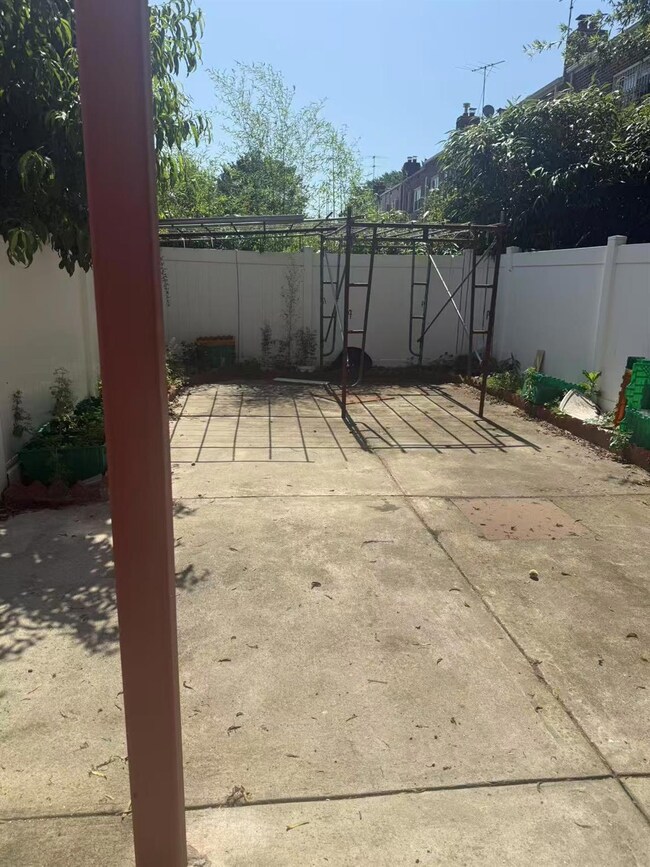 58-13 150th St, Flushing, NY 11355 - photo 6