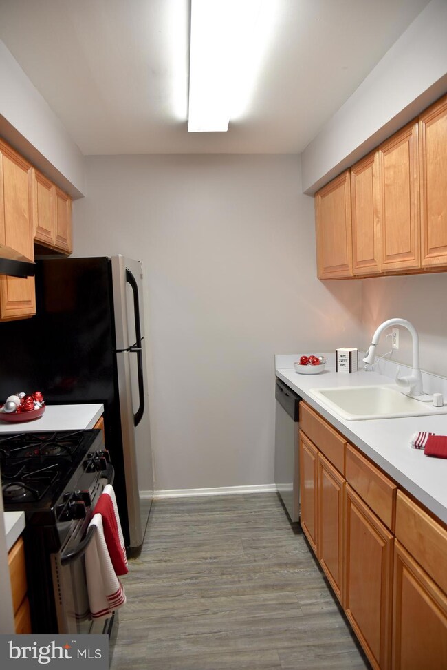 118 Mountain Rd unit 2B, Glen Burnie, MD 21060 - photo 4