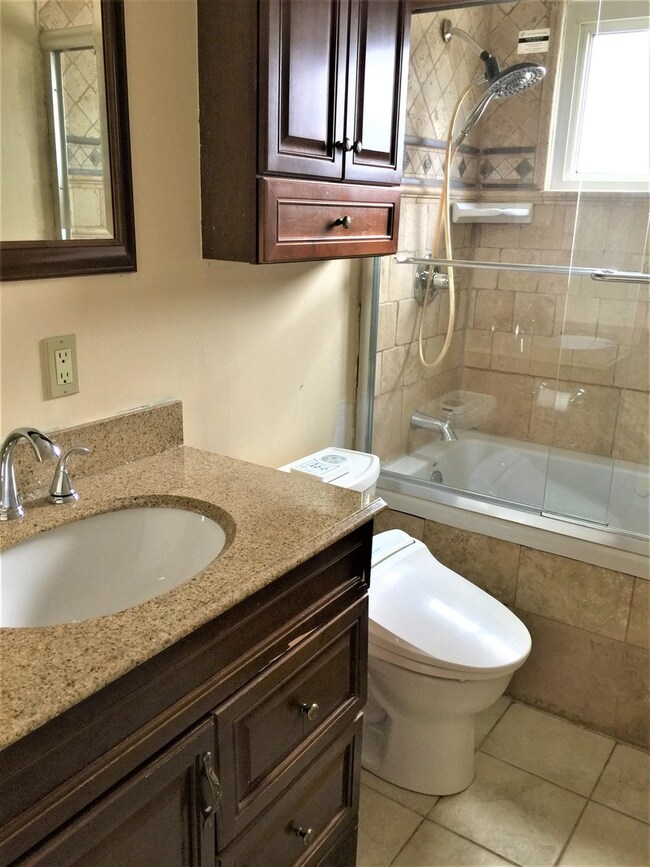 537 E Park Ave, Elmhurst, IL 60126 - photo 2