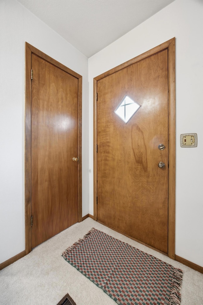 Front Entry , Closet