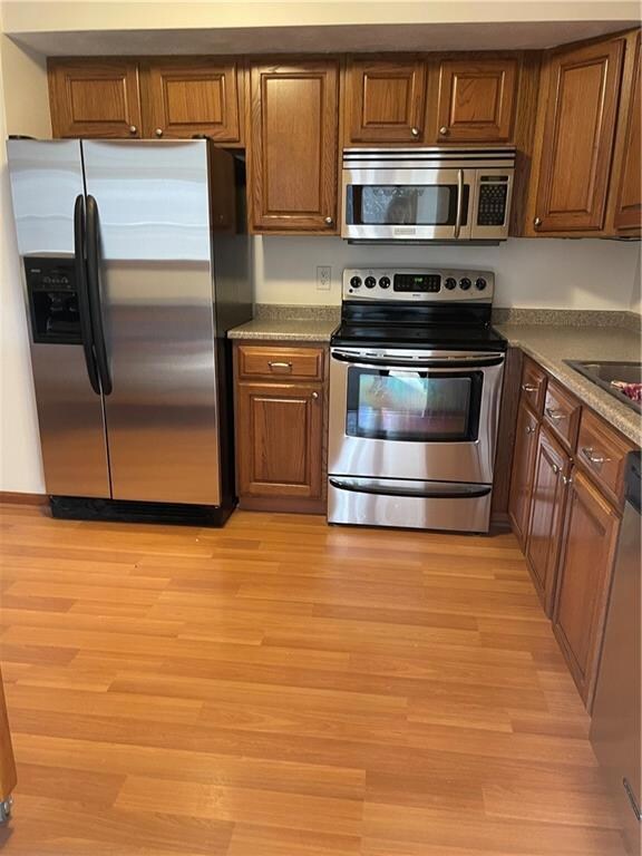 609 Brookhaven Ln, Woonsocket, RI 02895 - photo 5