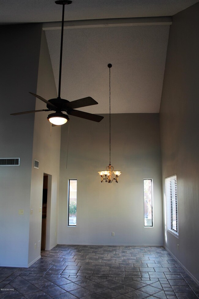 Living Roomlooking into dining room