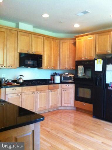 47816 Scotsborough Square unit 37, Sterling, VA 20165 - photo 5