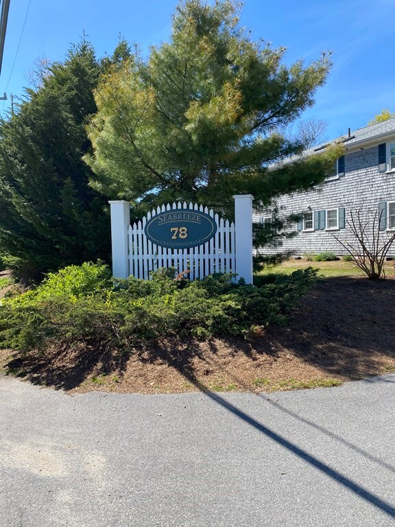 78 Center St unit 1-4, Dennis Port, MA 02639 - photo 3