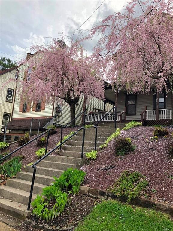 215 N Main St unit A-B-D, Nazareth, PA 18064 - photo 3