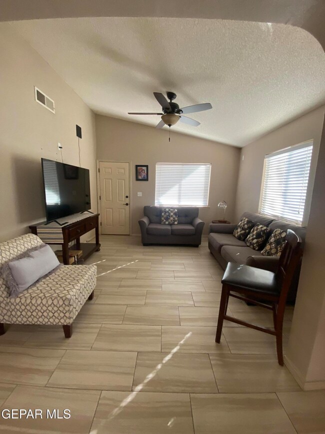 376844 14350 Pacific Point Dr Dr, El Paso, TX 79938 - photo 7