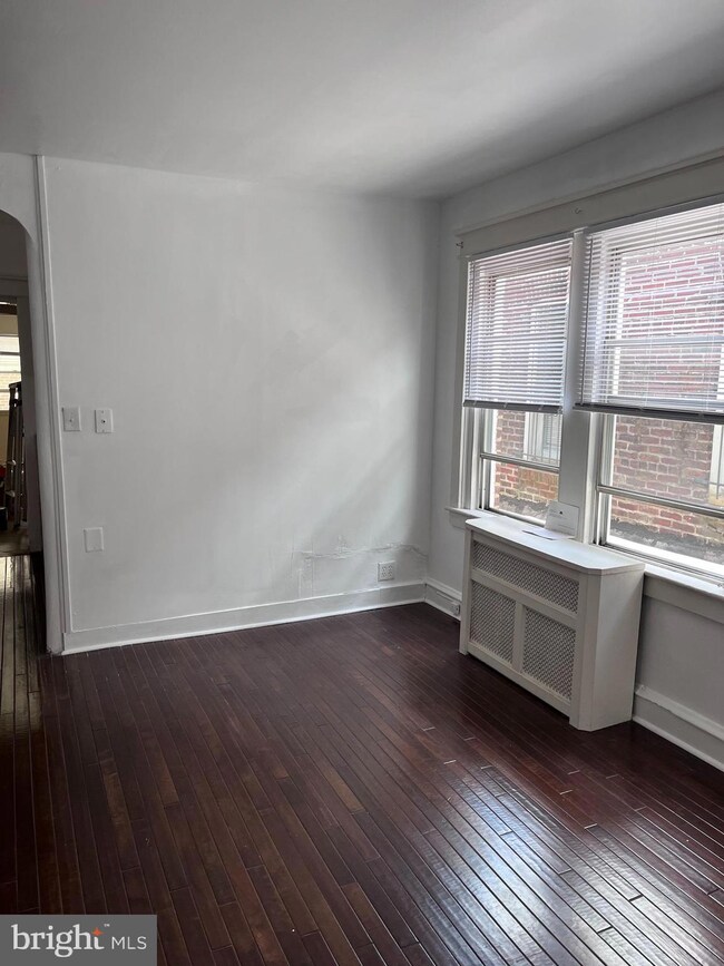 8902 W Chester Pike unit 2ND FLOOR REAR, Upper Darby, PA 19082 - photo 6