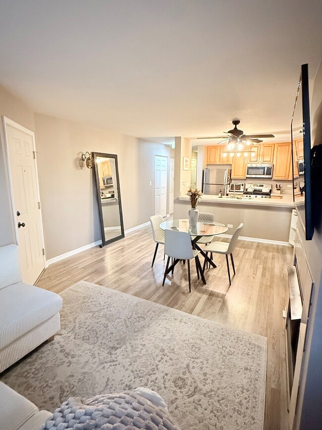 649 W Division St unit B, Chicago, IL 60610 - photo 6