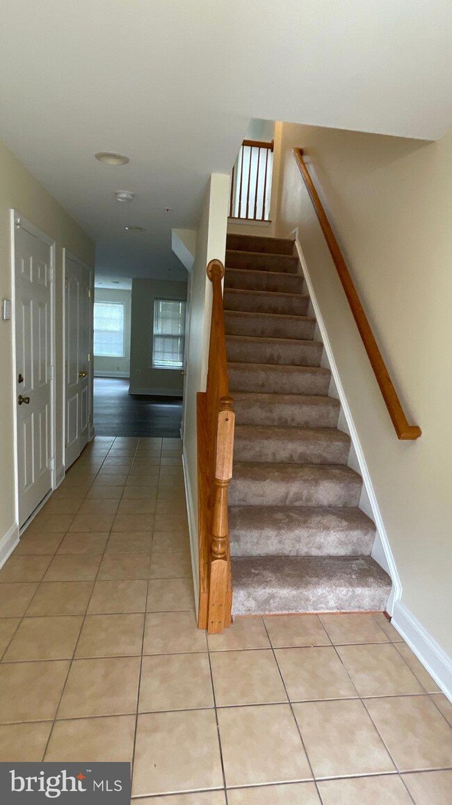 9115 Marlove Oaks Ln, Owings Mills, MD 21117 - photo 3