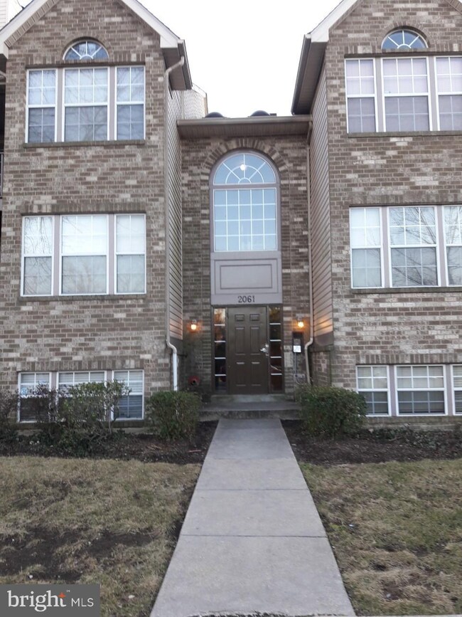 2061 Alice Ave unit 103, Oxon Hill, MD 20745 - photo 2