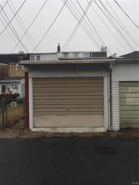 1514 W Gordon St, Allentown, PA 18102 - photo 2