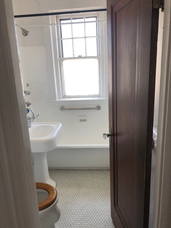 40 Linnaean St unit 14, Cambridge, MA 02138 - photo 7