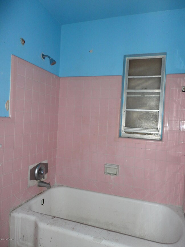 10624 Pine Estates Rd E, Jacksonville, FL 32218 - photo 5