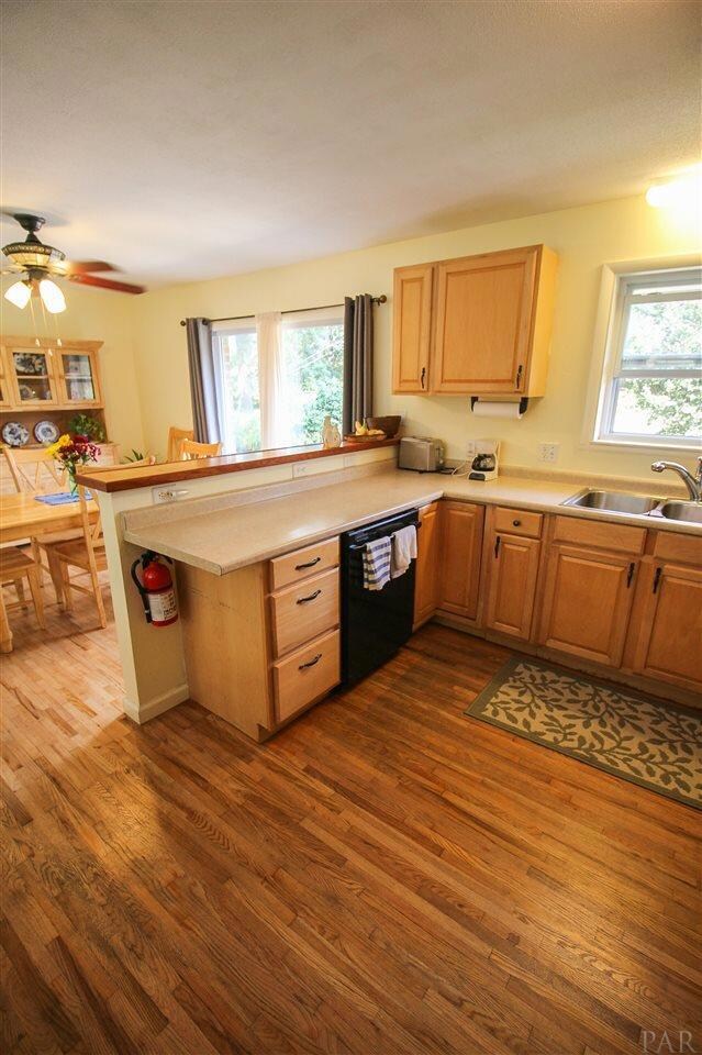 9825 Heather Dr, Cantonment, FL 32533 - photo 6