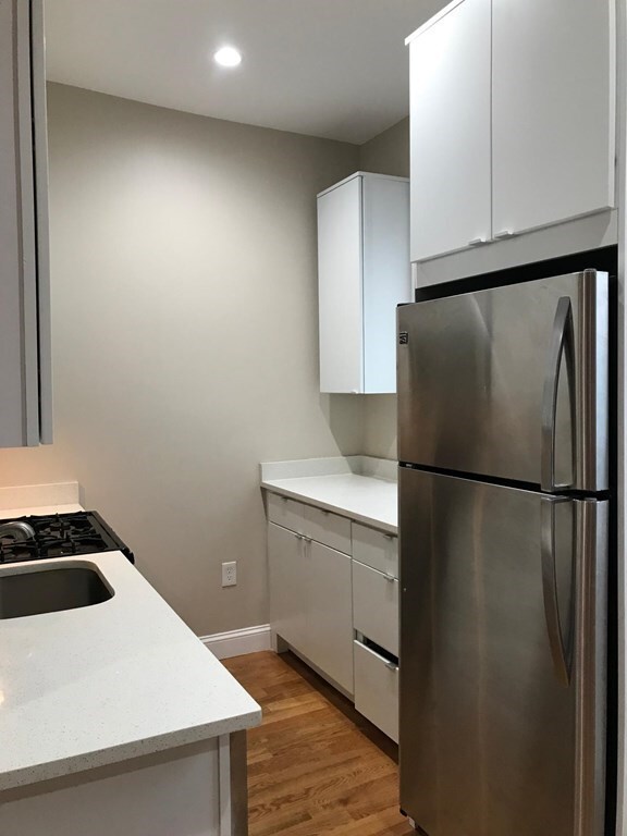 2 Loring Ave unit 1, Salem, MA 01970 - photo 2