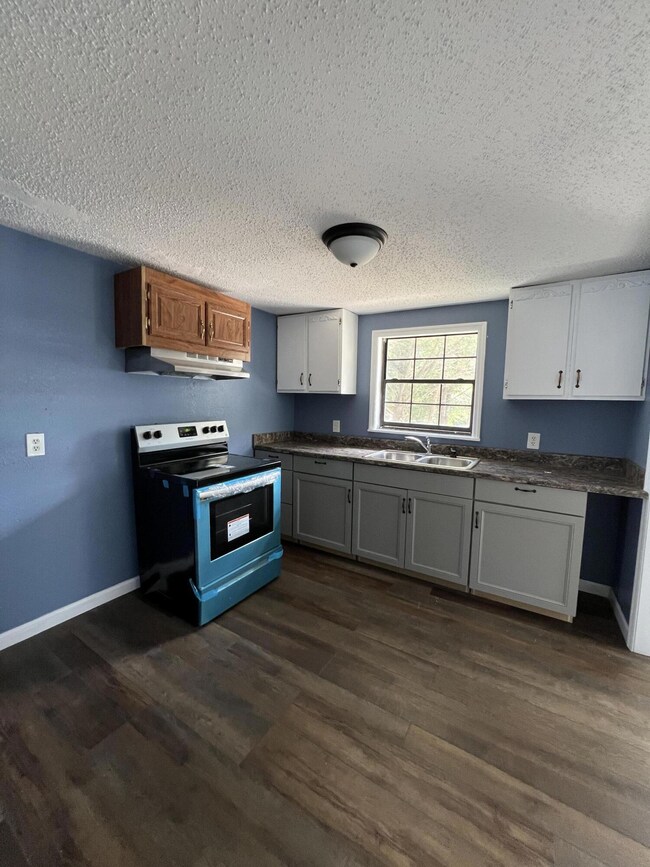 173 Stanley St, Dalton, GA 30721 - photo 5