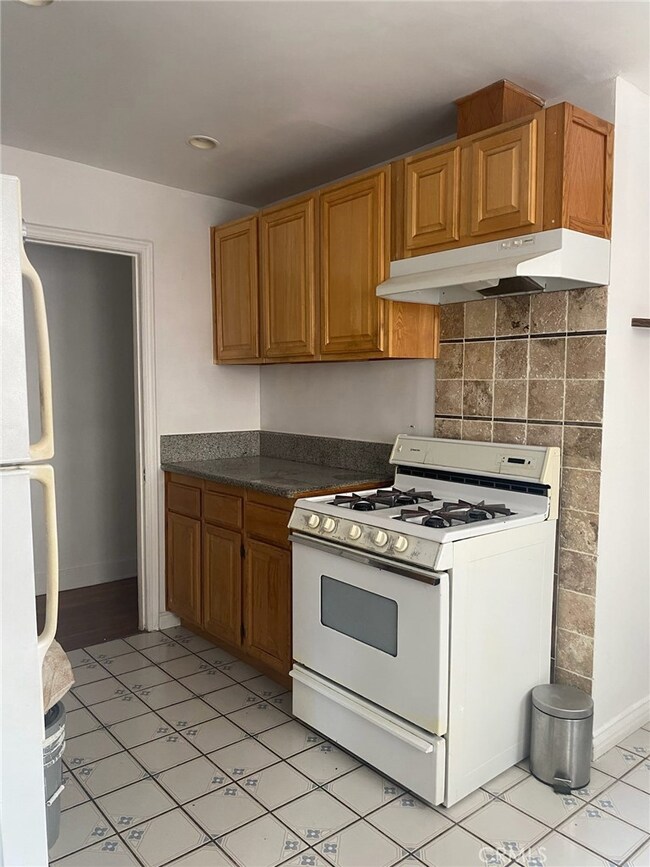 1212 S Citrus Ave, Los Angeles, CA 90019 - photo 5