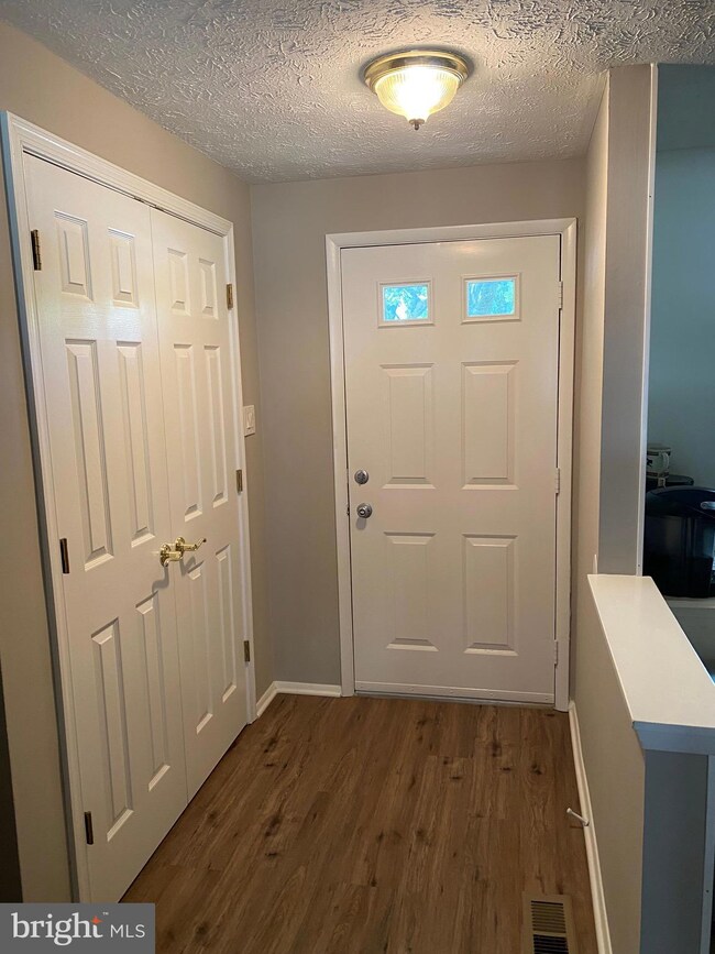 8281 Mary Lee Ln, Laurel, MD 20723 - photo 3