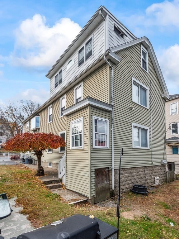 59 Barclay St, Worcester, MA 01604 - photo 2