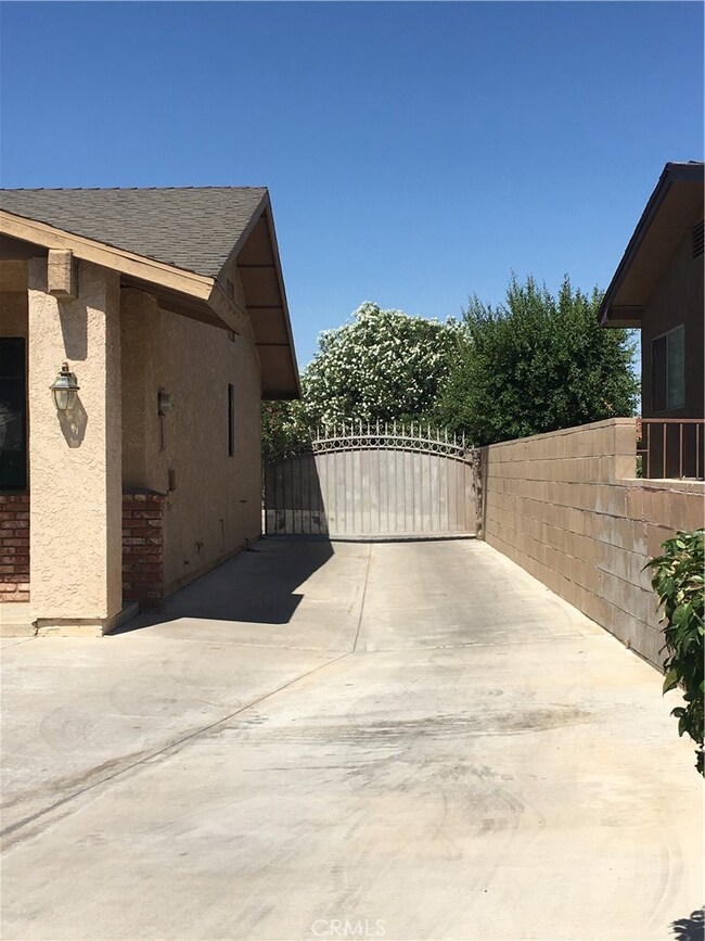 12605 Spring Valley Pkwy, Victorville, CA 92395 - photo 2