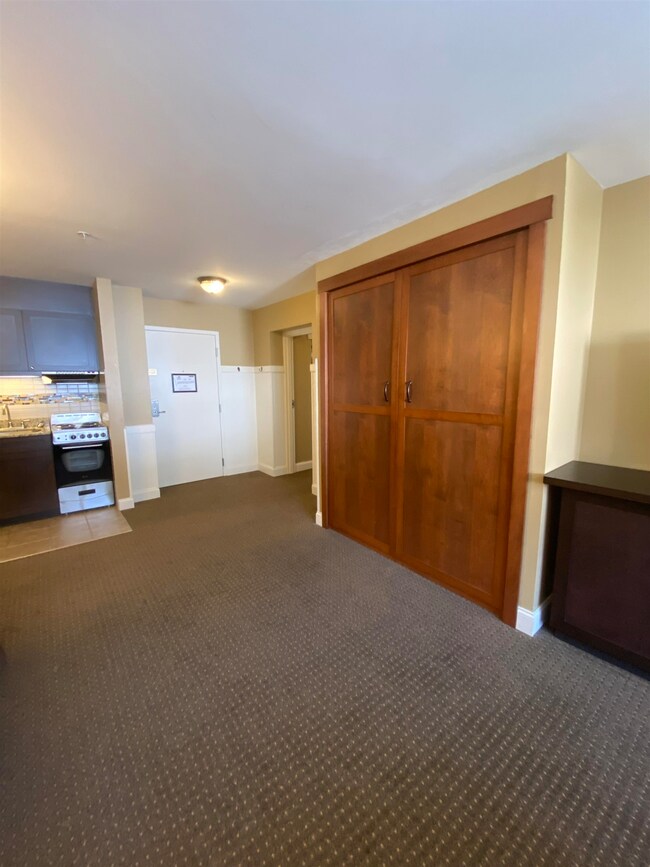 215 Qtr.4, 89 Grand Summit Way, Dover, VT 05356 - photo 5