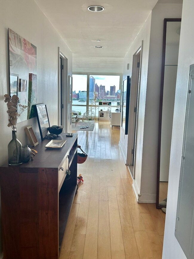 Crystal Point unit C1502, Jersey City, NJ 07302 - photo 6