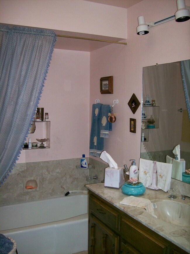 5921 Elmwood Dr NE, Albuquerque, NM 87109 - photo 7