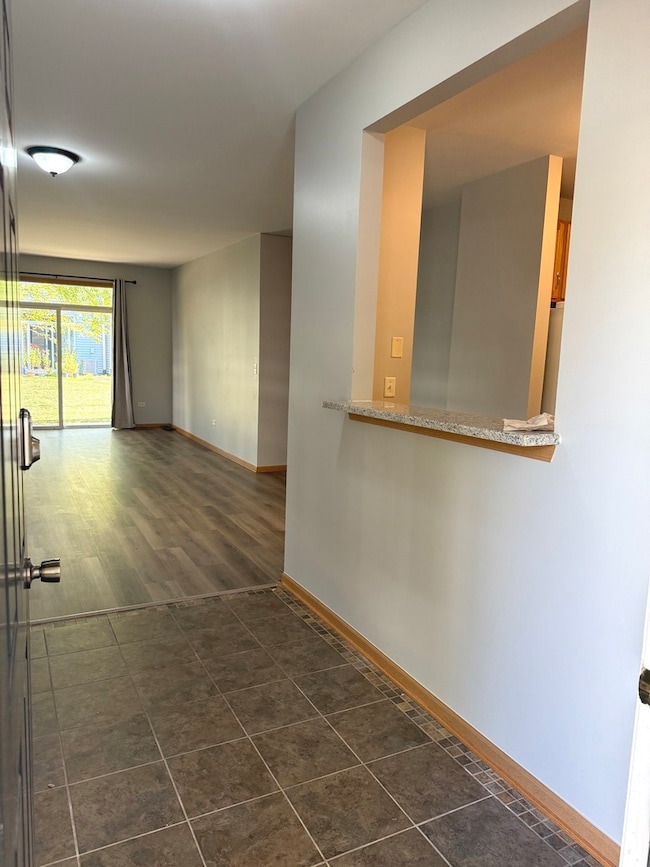 810 Woodewind Dr unit 2, Naperville, IL 60563 - photo 2