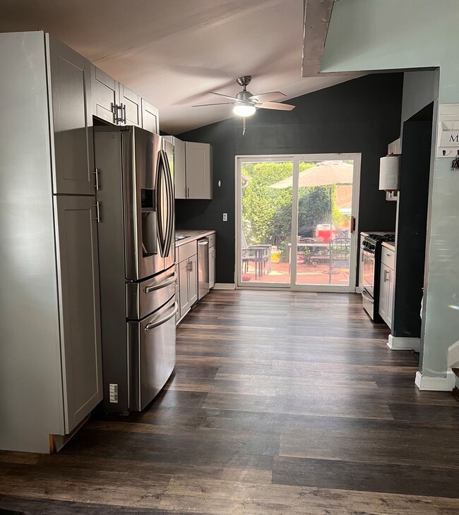 1263 Navajo Dr, Carpentersville, IL 60110 - photo 5