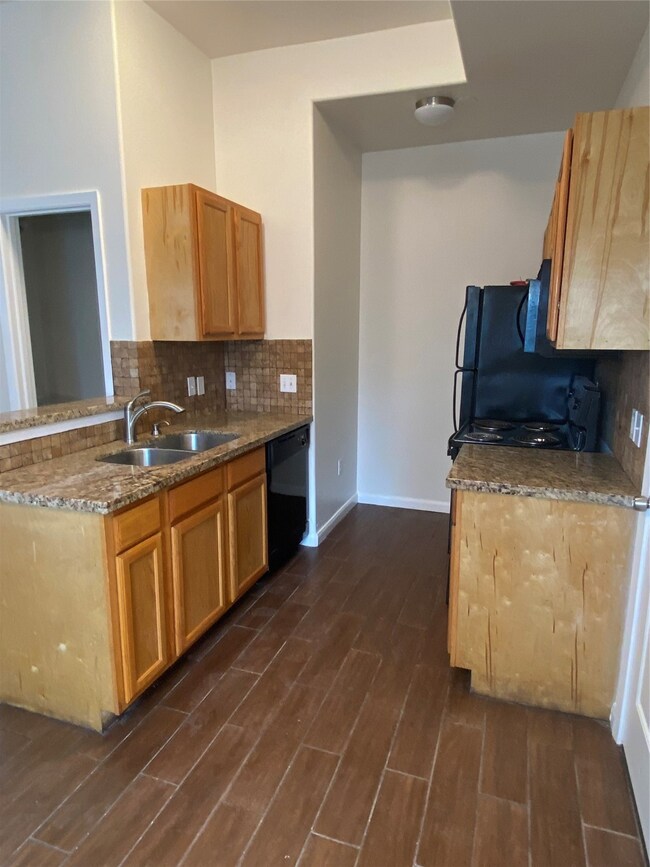 6837 Larkstone St unit A, Houston, TX 77028 - photo 2