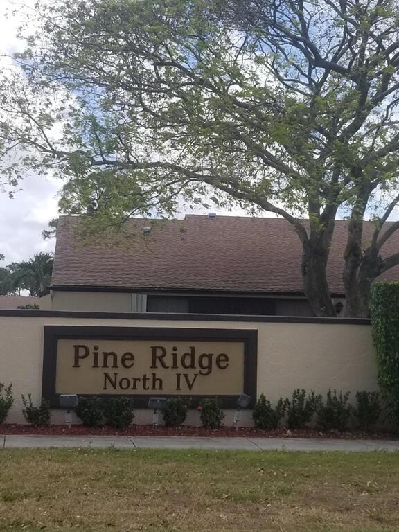 810 Sky Pine Way unit 32, Greenacres, FL 33415 - photo 3