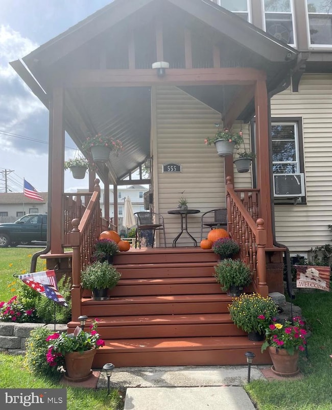 555 Velde Ave, Pennsauken, NJ 08110 - photo 2